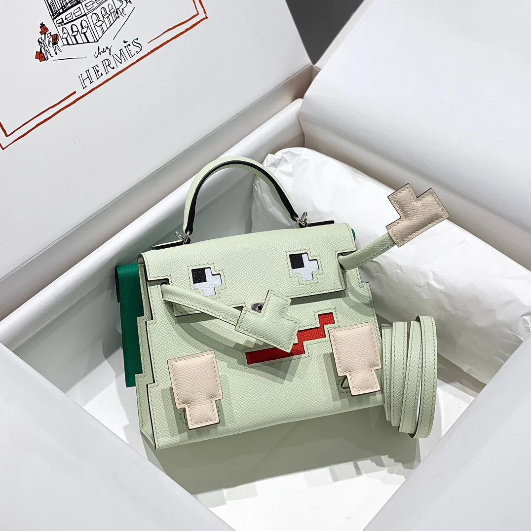 KELLY DOLL 18 IN LIGHT GREEN CALFSKIN