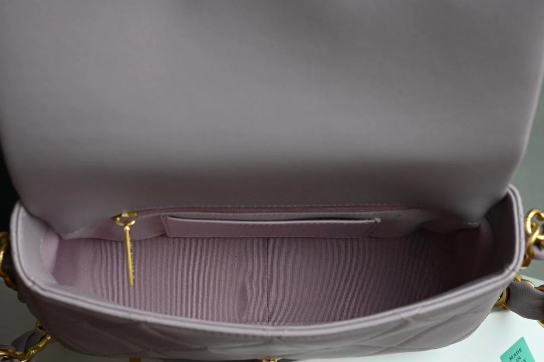 CHANEL 25S FLAP BAG 21 CM IN LIGHT PURPLE LAMBSKIN WITH GOLD HARDWARE