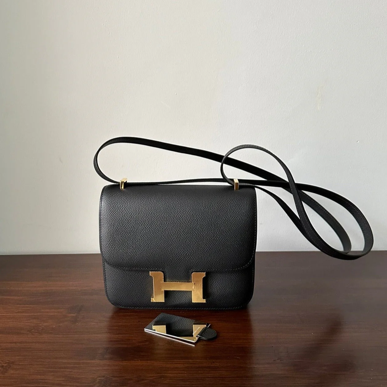 CONSTANCE 18 BLACK EPSOM GOLD HARDWARE WITH MIRROR