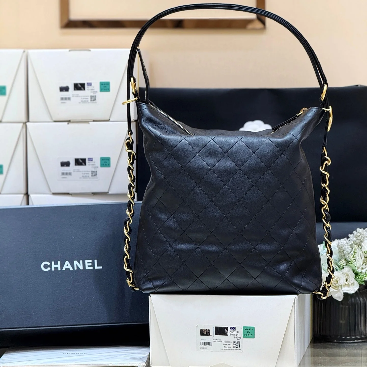 CHANEL 25S MEDIUM MAXIUM OLD HOBO BAG 33 IN BLACK CALFSKIN