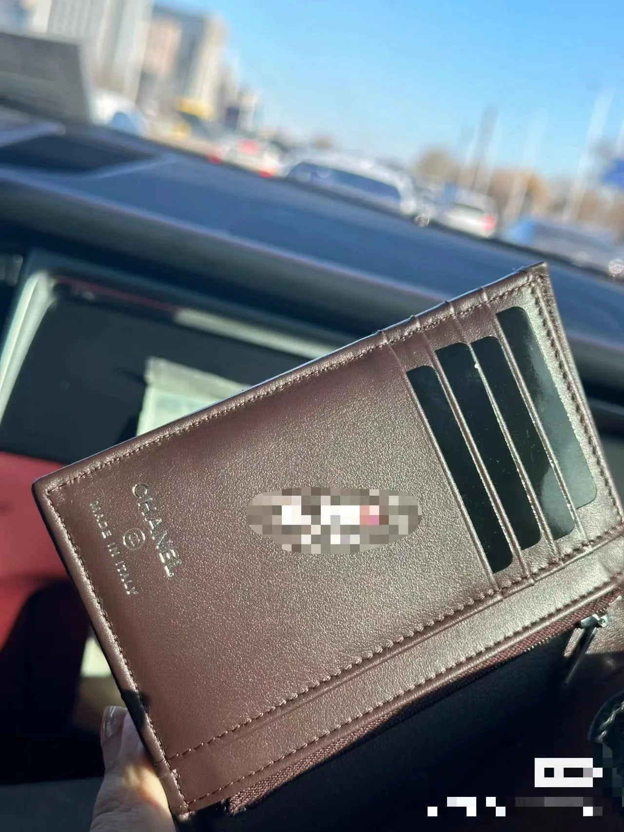 CC BIFOLD WALLET CAVIAR 14 BLACK GRAINED CALFSKIN