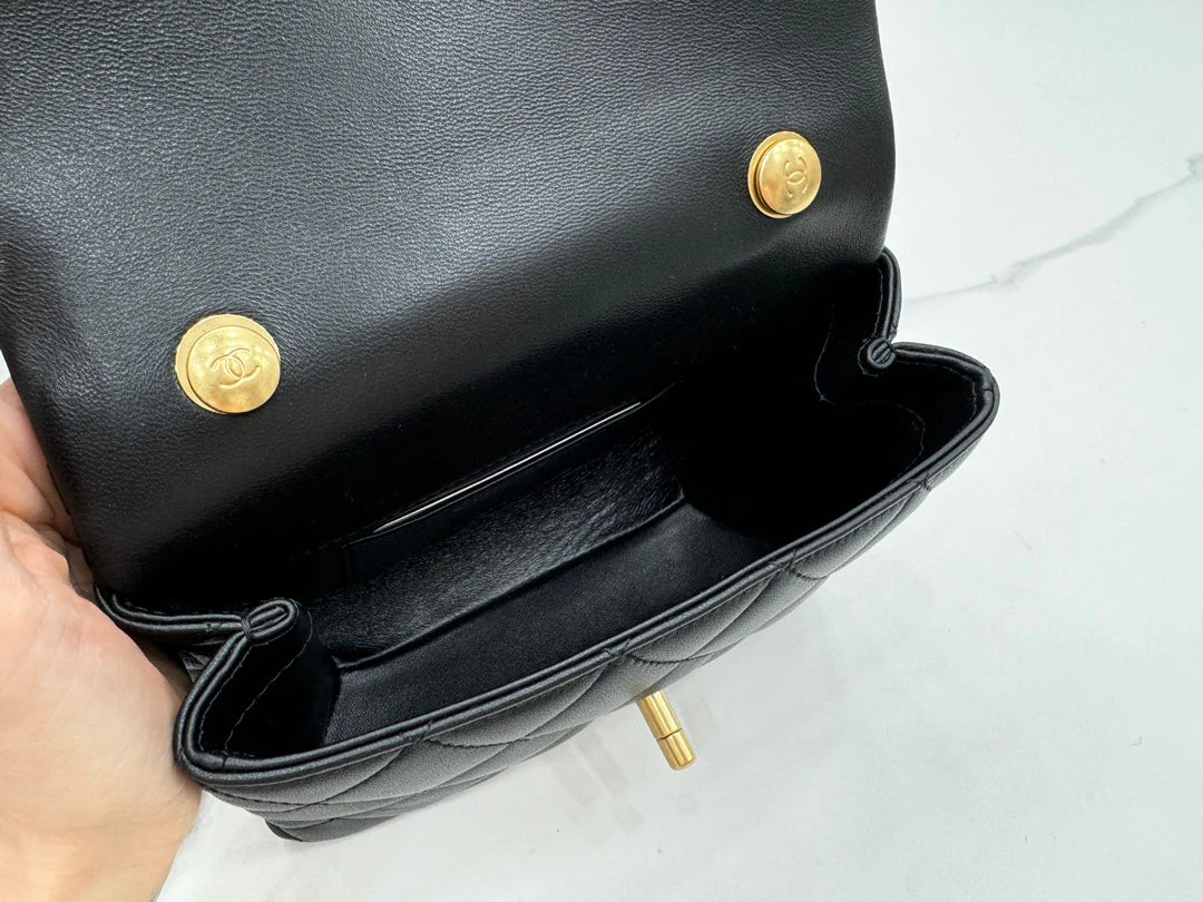 CHANEL 25S FLAP BAG 19 CM IN BLACK LAMBSKIN WITH PEARL TOP HANDLE