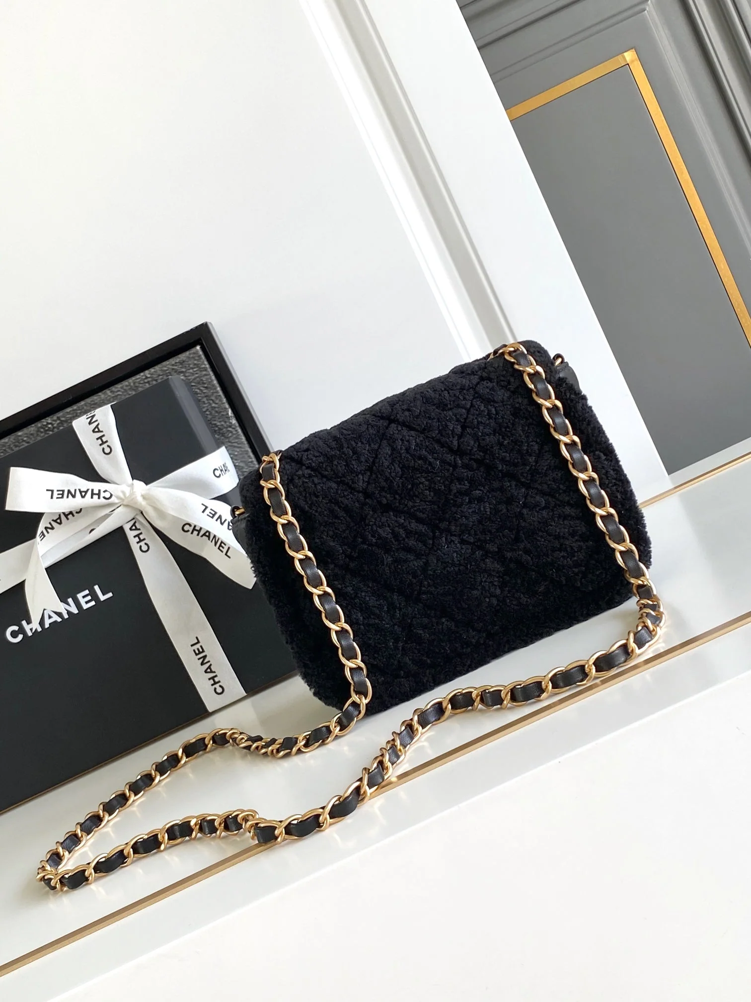CHANEL 25S FLAP BAG 18 CM IN BLACK WOOL AND LAMBSKIN