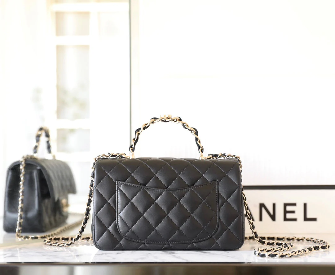 FLAP BAG 23 BLACK LAMBSKIN GOLD HARDWARE TOPHAND