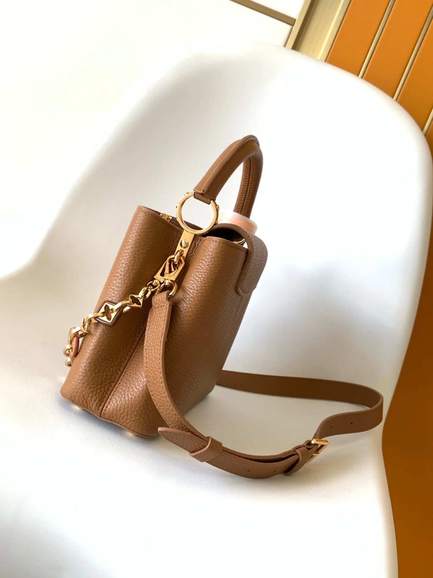 LV 25S CAPUCINES BAG 27 IN TAN CALFSKIN GOLD HARDWARE