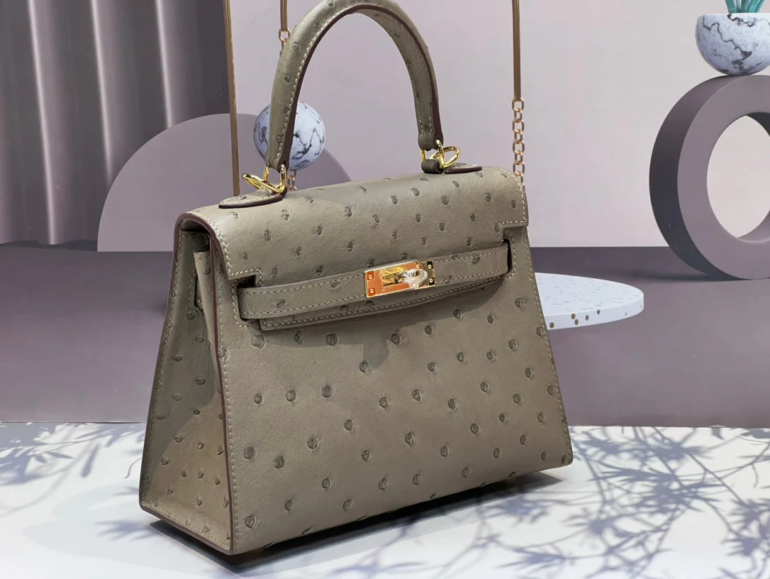 KELLY BAG 20 IN KHAKI BEIGE OSTRICH LEATHER WITH GOLD HARDWARE
