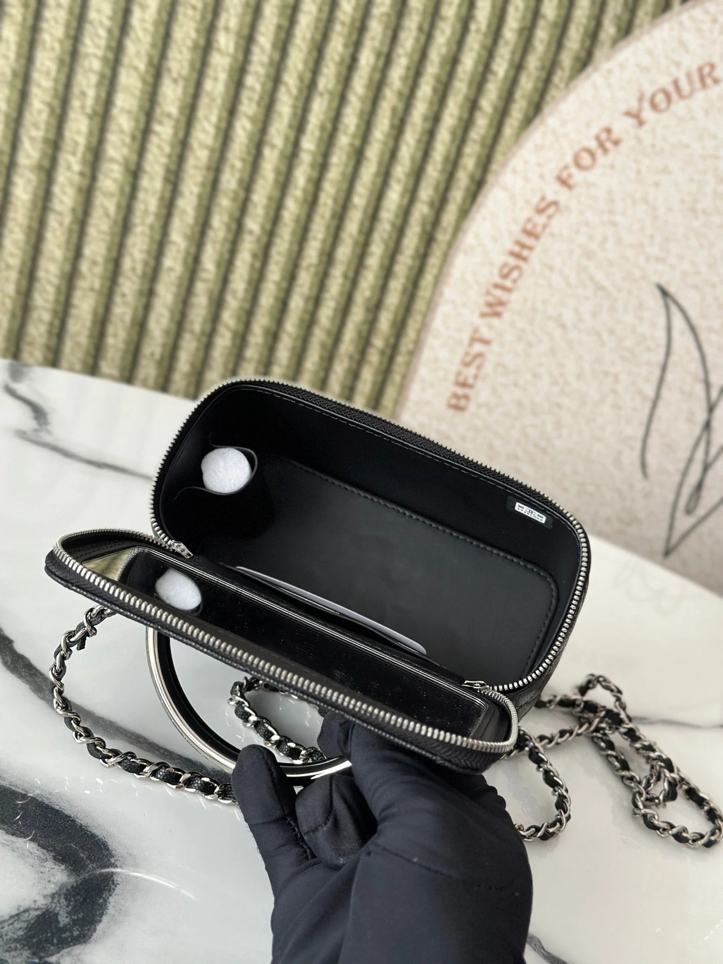 25P VANITY 17 CAVIAR WITH HANDLE METAL IN BLACK CALFSKIN SILVER HARDWARE
