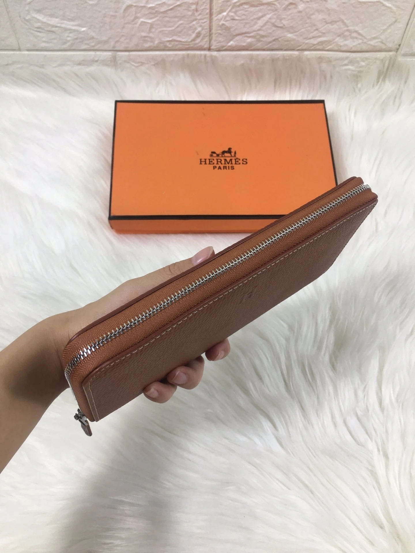 HM SILK'IN CLASSIC WALLET 20 RUSSET GRAINED CALFSKIN