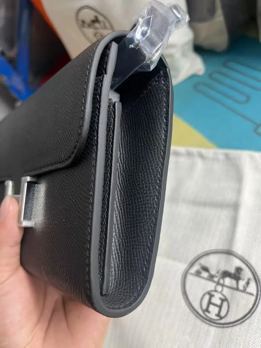 CONSTANCE SHOULDER BAG  IN BLACK CALFSKIN