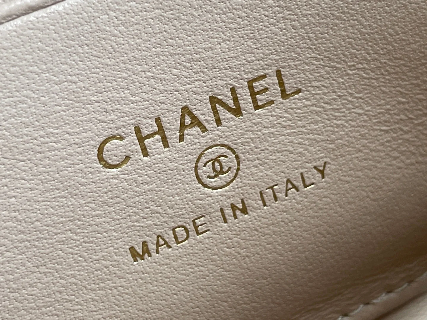 CHANEL 25S KELLY 18 CM IN BEIGE LAMBSKIN