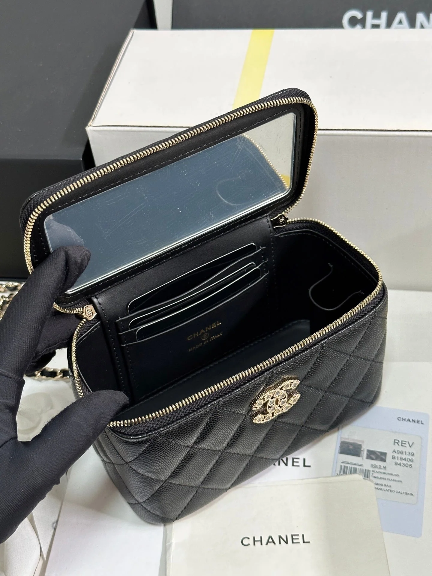 VANITY CASE 17 CRYSTAL STUDDED LOGO IN BLACK CALFSKIN GOLD HARDWARE