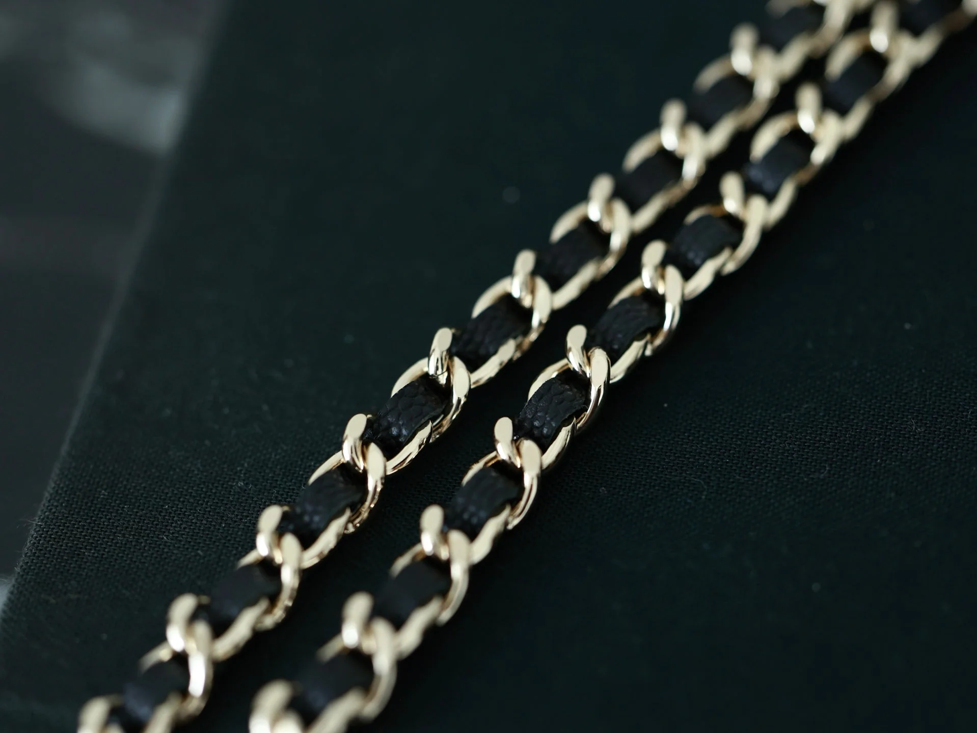 CHANEL 25S KELLY IN BLACK LAMBSKIN WITH GOLD HARDWARE