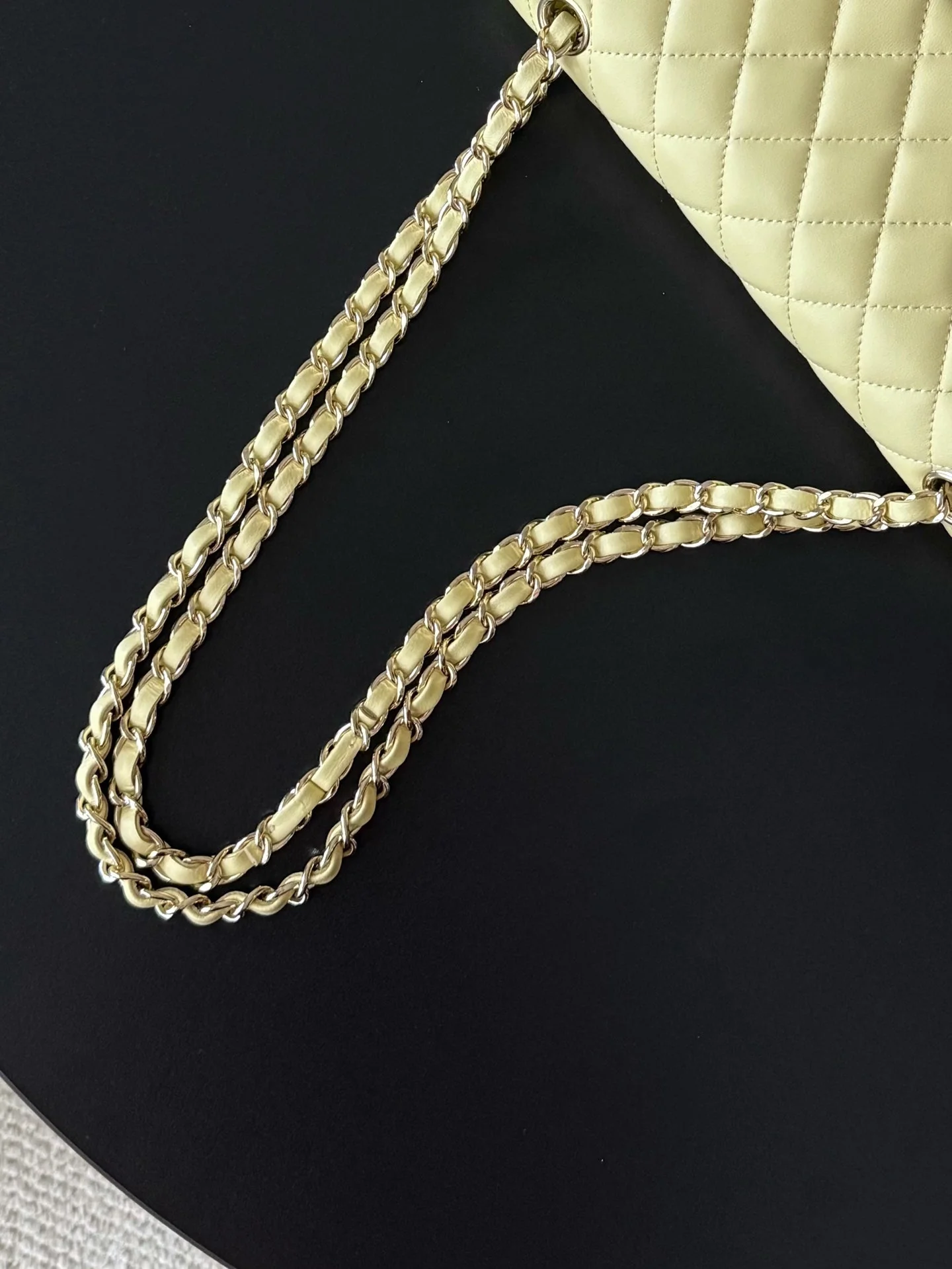 CHANEL 25S CLASSIC FLAP BAG 25 CM IN PALE BEIGE YELLOW LAMBSKIN WITH GOLD HARDWARE