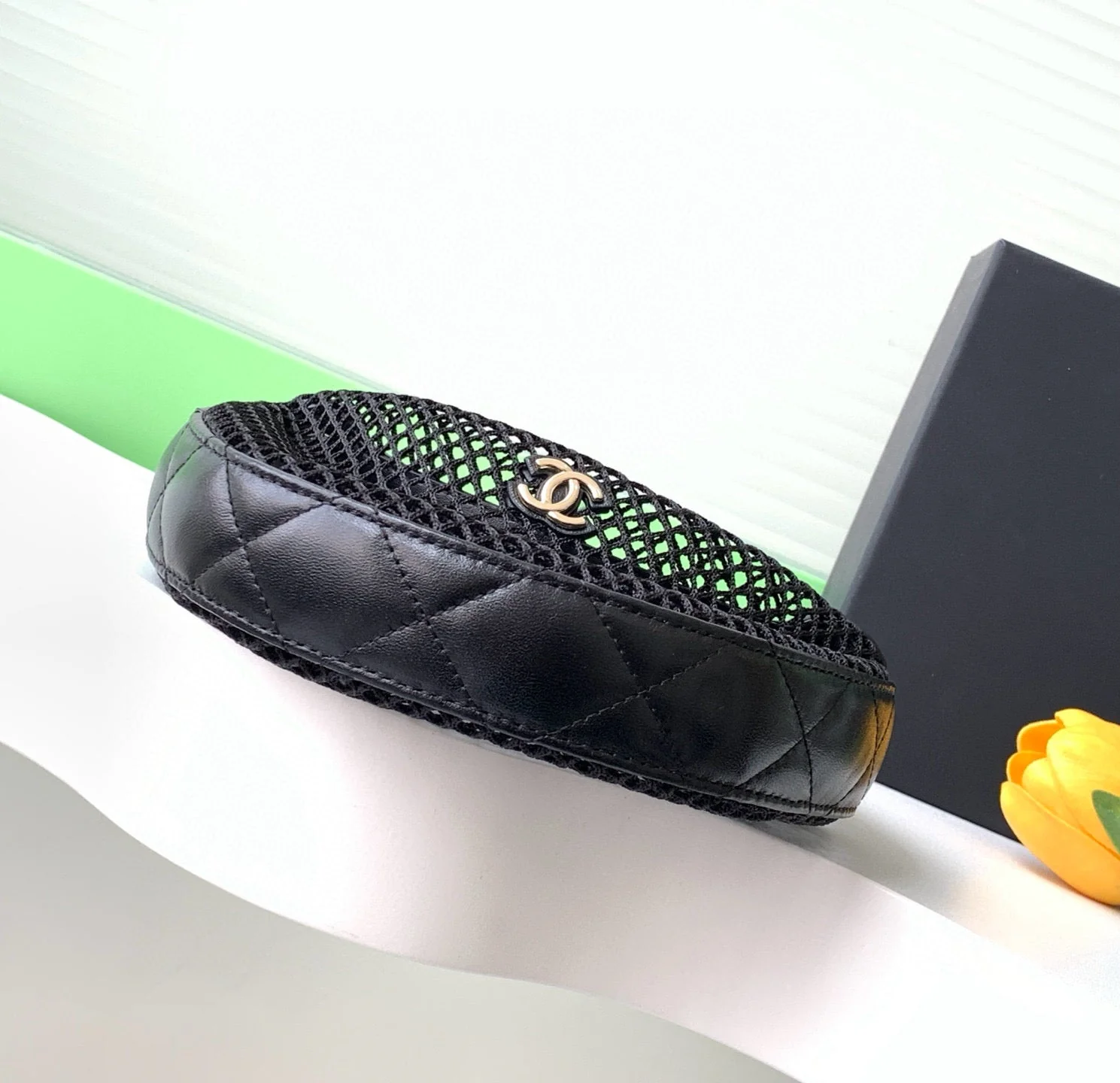 CC 25S POUCH IN BLACK LAMBSKIN WITH MESH GOLD HARDWARE