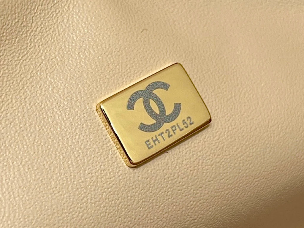 CHANEL 25S FLAP BAG 20 CM IN LIGHT BEIGE LAMBSKIN WITH GOLD HARDWARE