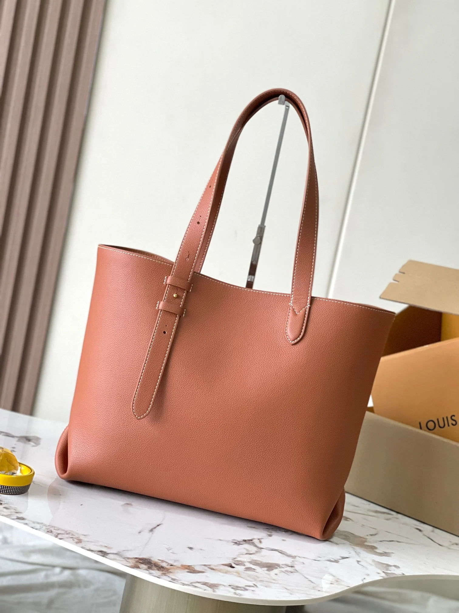 LOW KEY CABAS 47 IN SASSY SALMON GRAINED CALFSKIN GOLD BUCKLE
