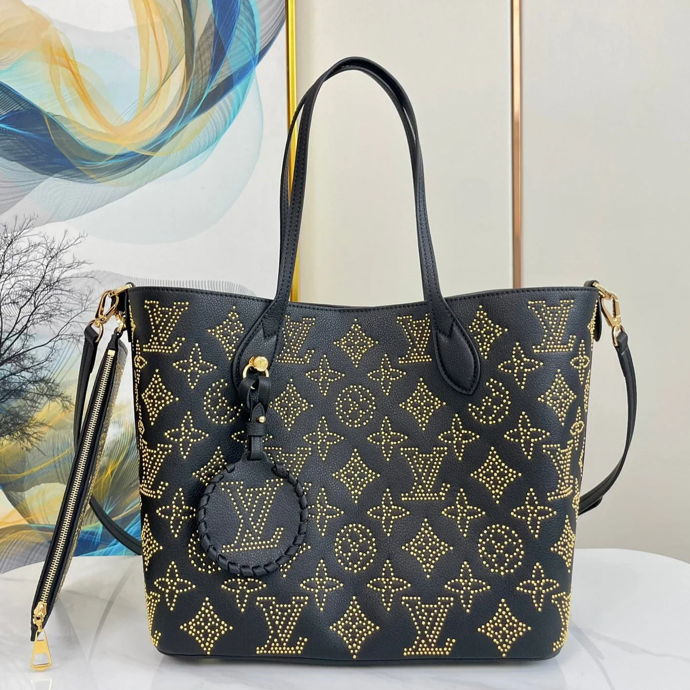 BLOSSOM MM 30 BLACK MAHINA CALFSKIN