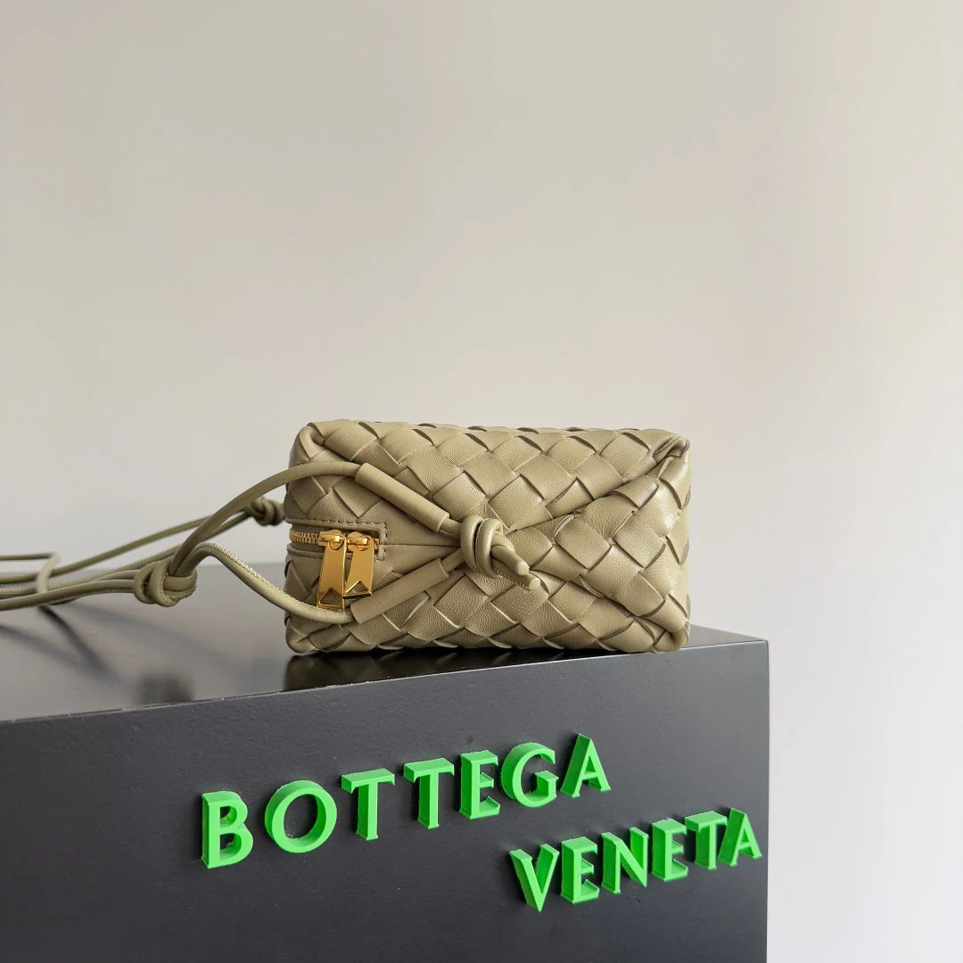 MINI LOOP CAMERA BAG 22 IN BEIGE CALFSKIN