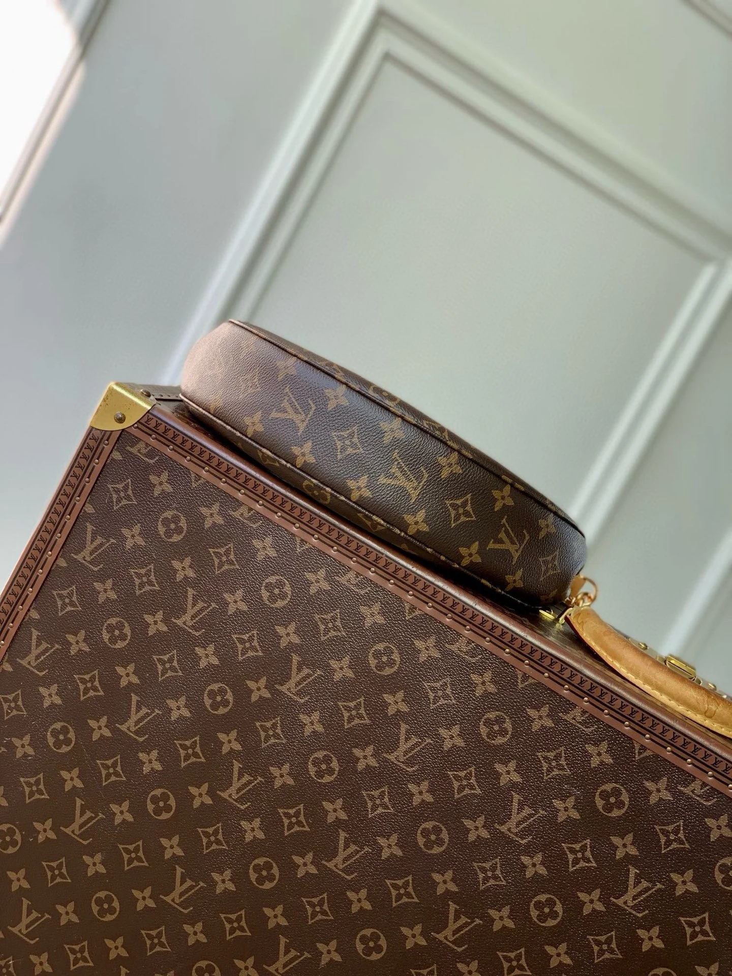 LOOPING BAG 28 IN BROWN MONOGRAM CANVAS