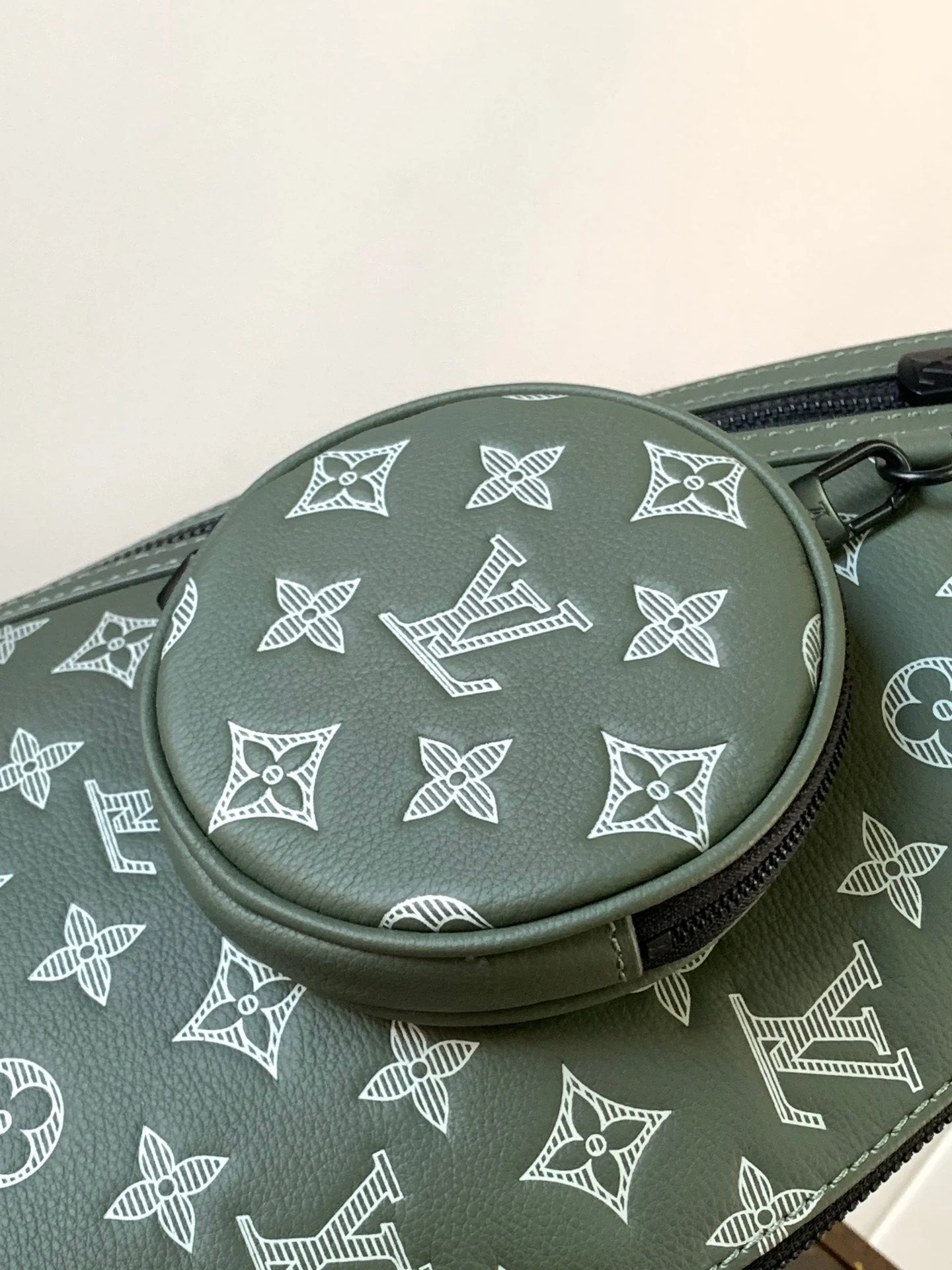 DUO CROSSBAG BAG 42 IN GREEN AND WHITE MONOGRAM SHADOW COWHIDE