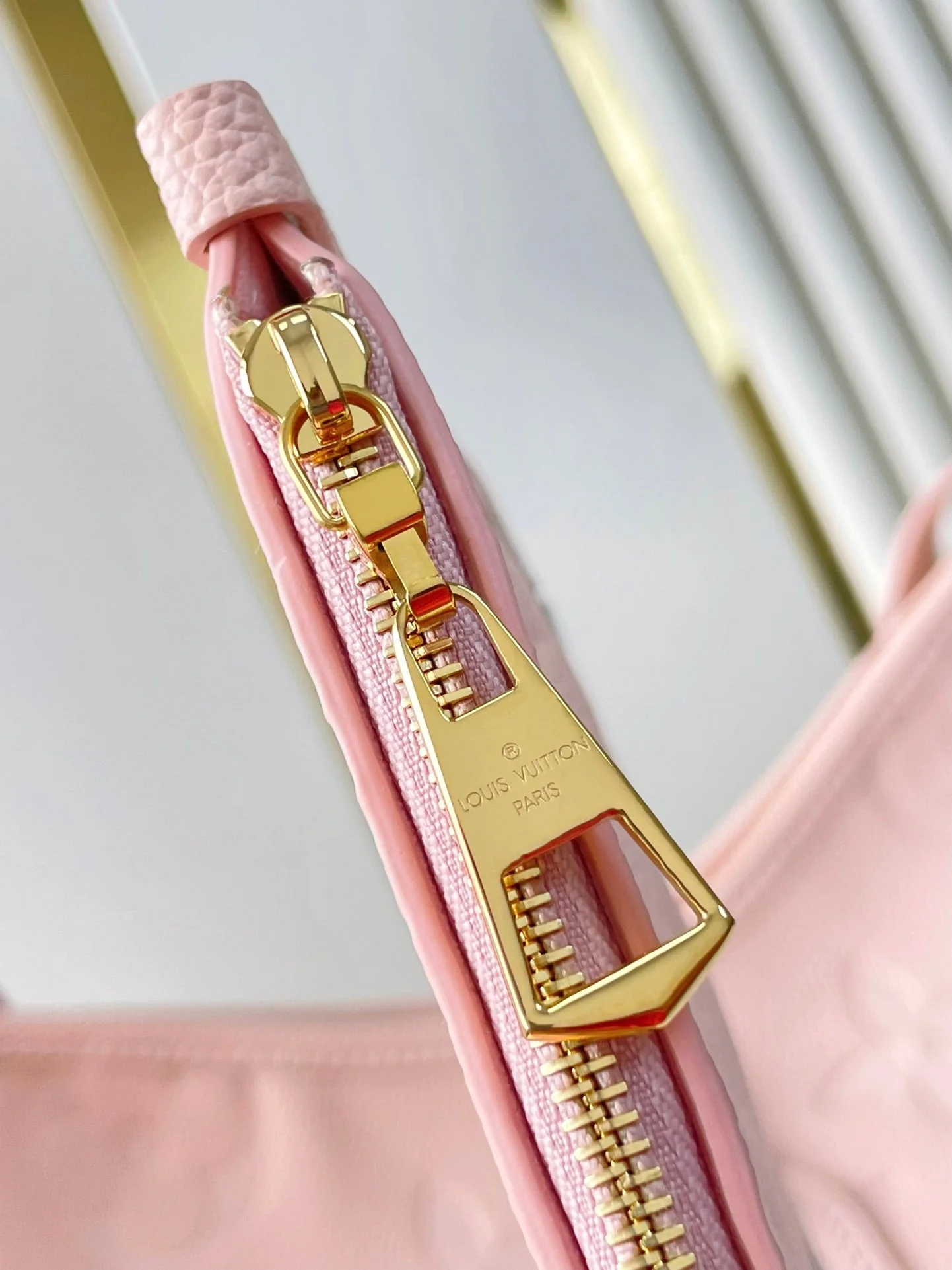 CARRYALL 29 IN LIGHT PINK MONOGRAM EMPREINTE LEATHER