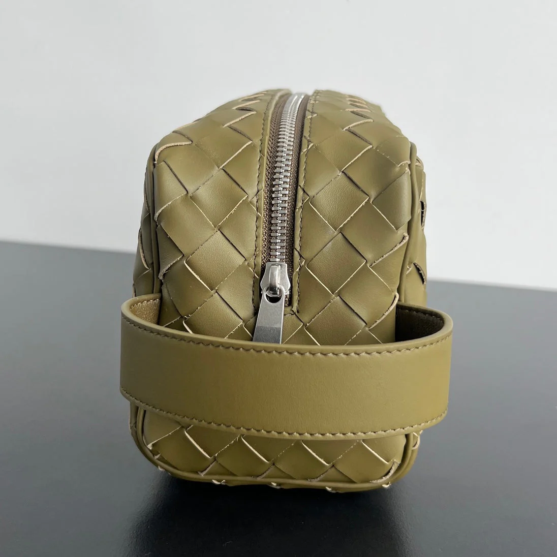 INTRECCIATO CLUTCH 26 IN BARLEY CORN CALFSKIN