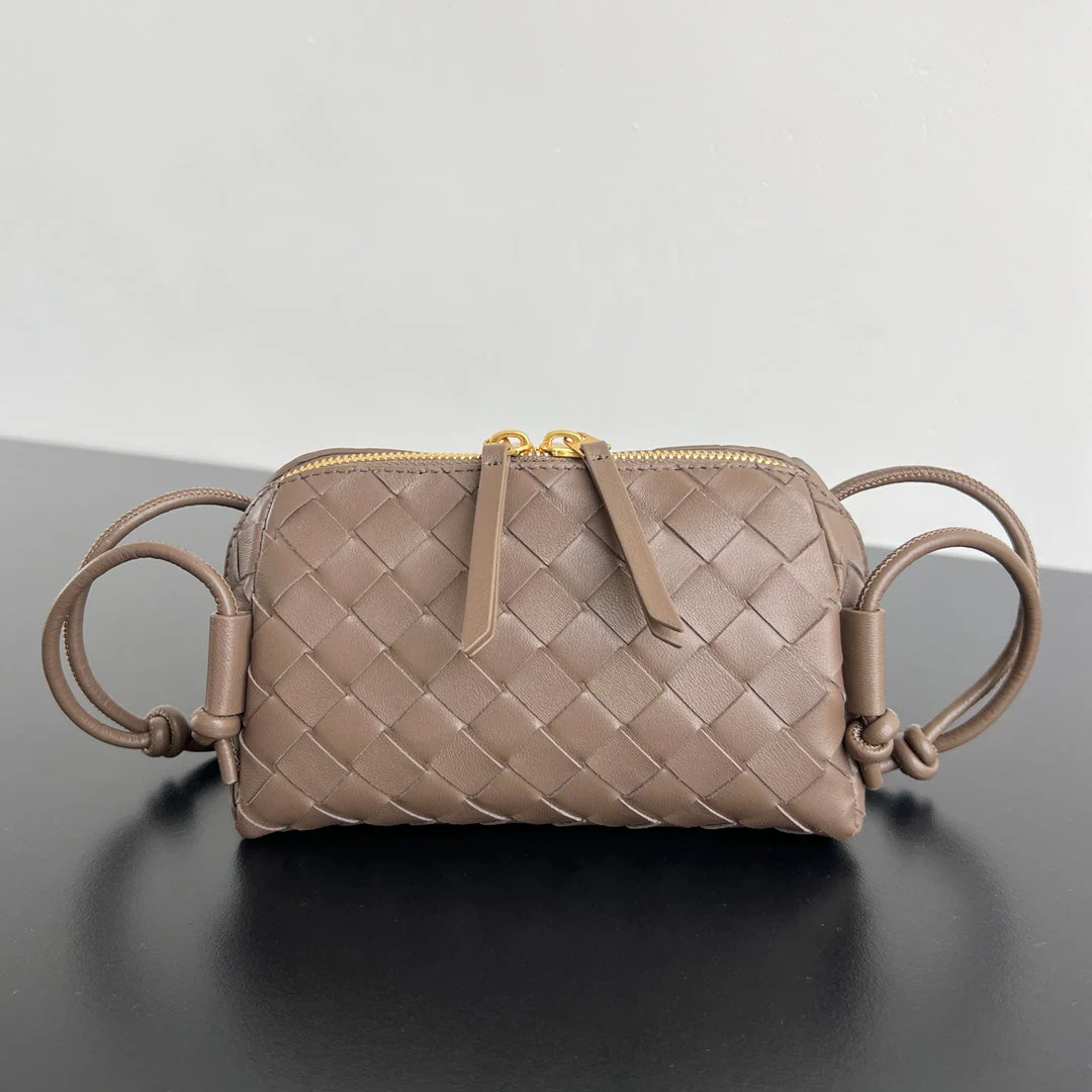 CONCERT POUCH 18 IN MEDIUM BROWN LAMBSKIN