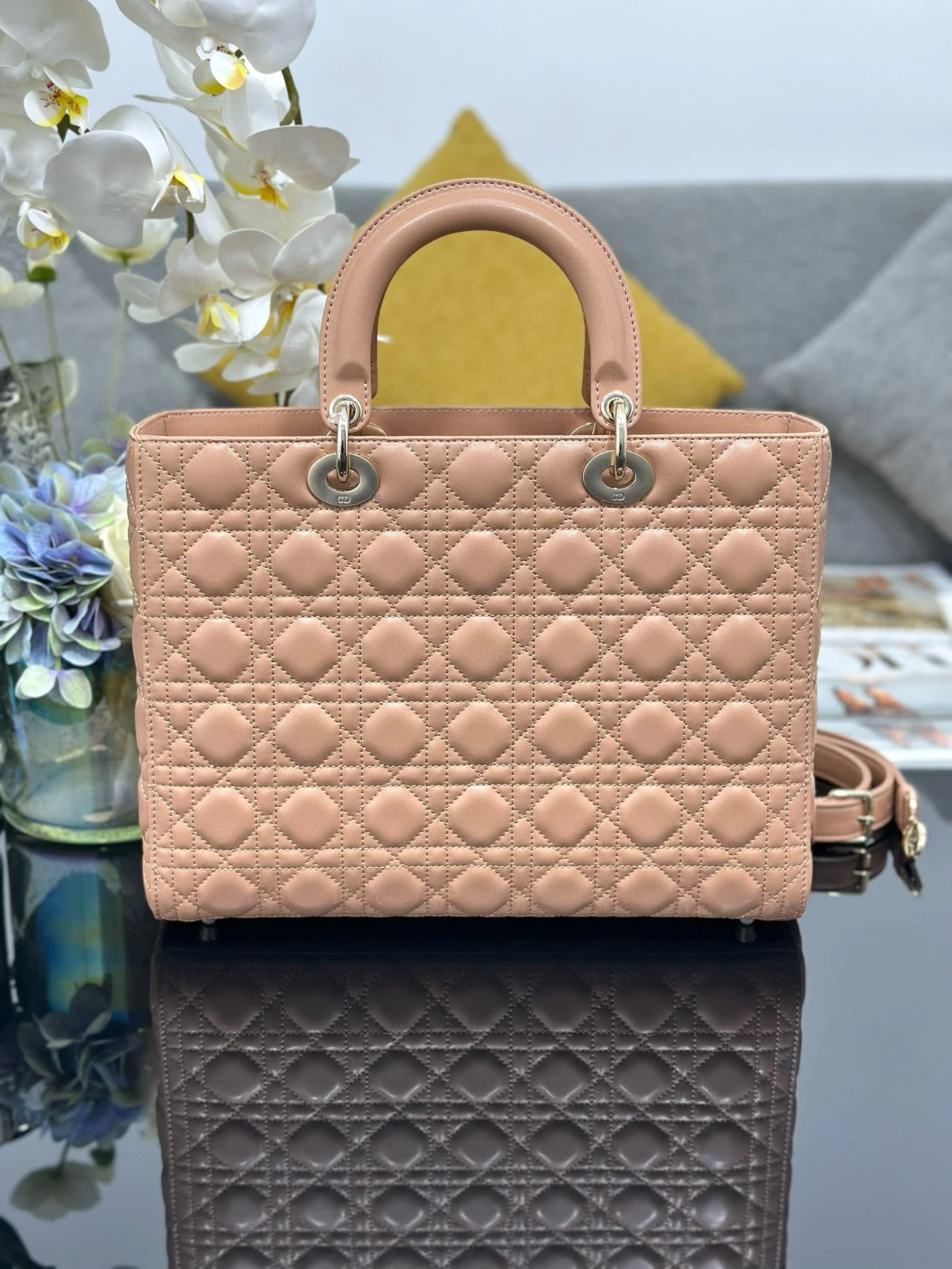 LARGE 32 LADY BAG IN PEACE LAMBSKIN WITH GOLD HARDWARE