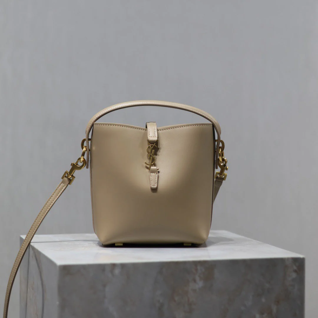 YSL 25S LE 37 BUCKET 15 IN BEIGE CALFSKIN GOLD HARDWRE