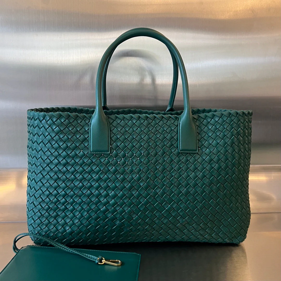 LARGE CABAT 51 IN KAITOKE GREEN LAMBSKIN