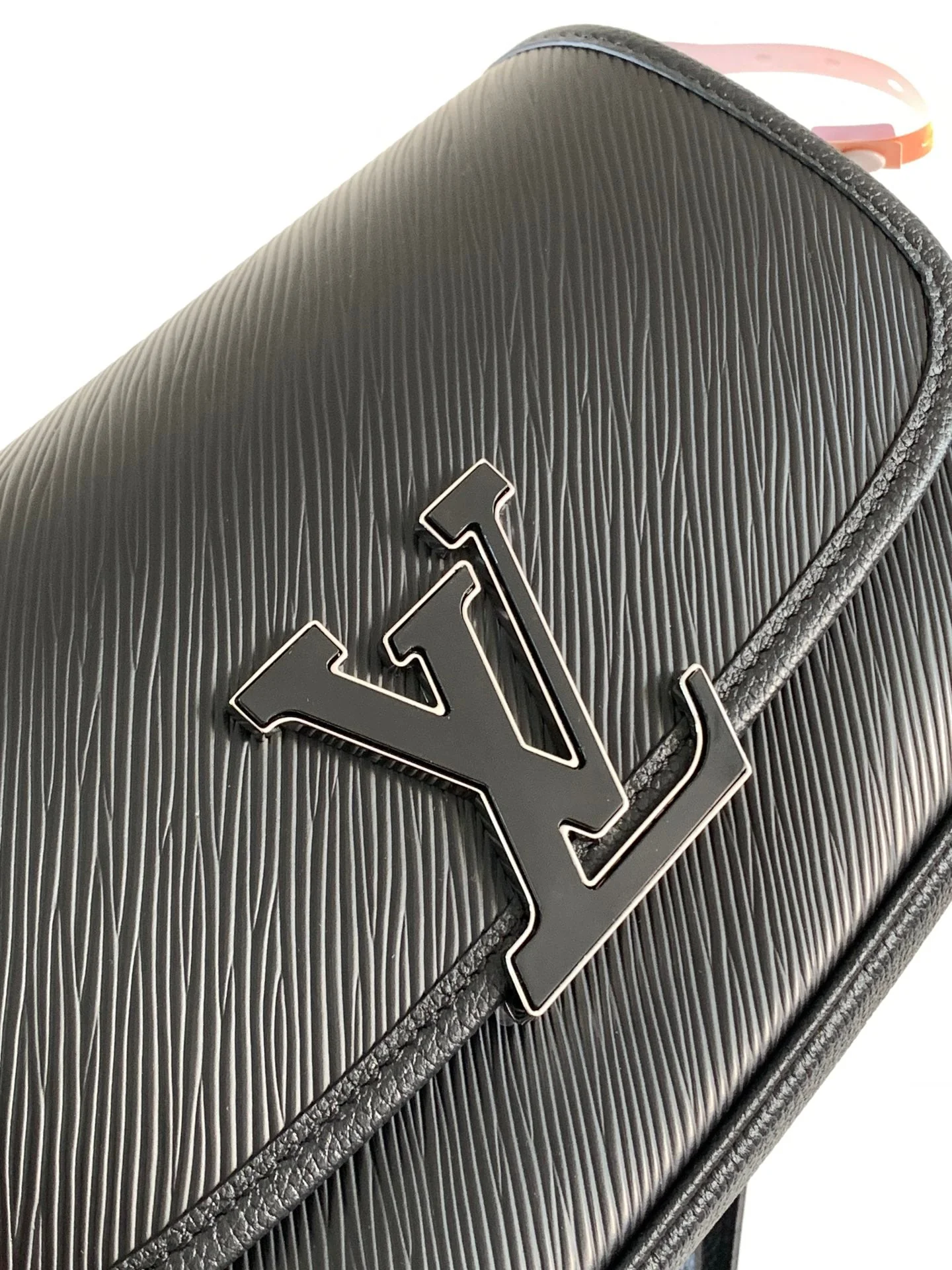 BUCI BAG 24 IN BLACK EPI GRAIN COWHIDE