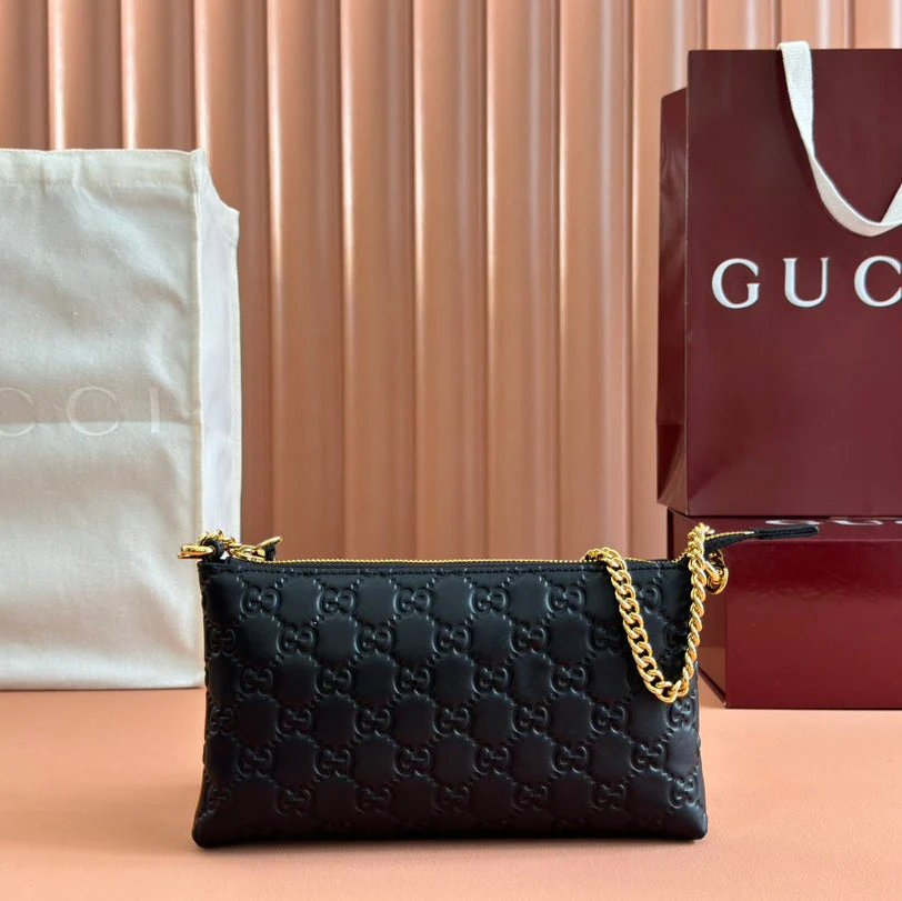 RUBBER EFFECT SMALL WALLET ON CHAIN 22.5 IN BLACK CALFSKIN