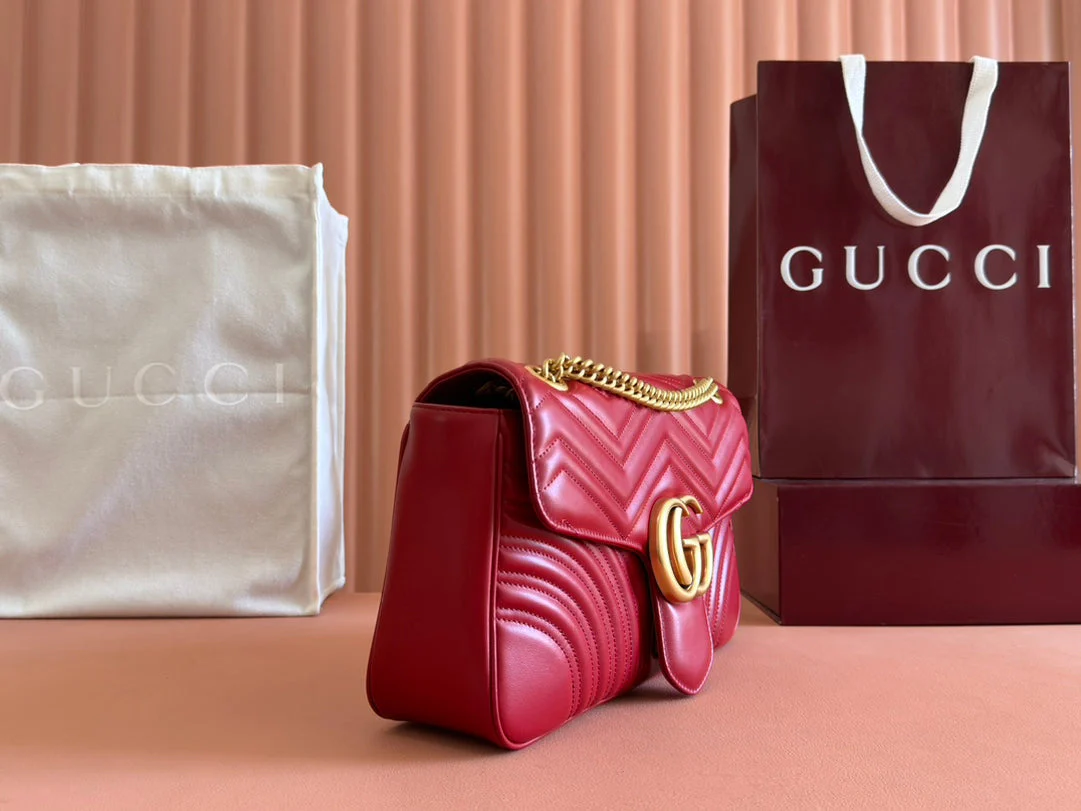 MARMONT SHOULDER BAG 31 IN RED CALFSKIN GOLD CHAIN