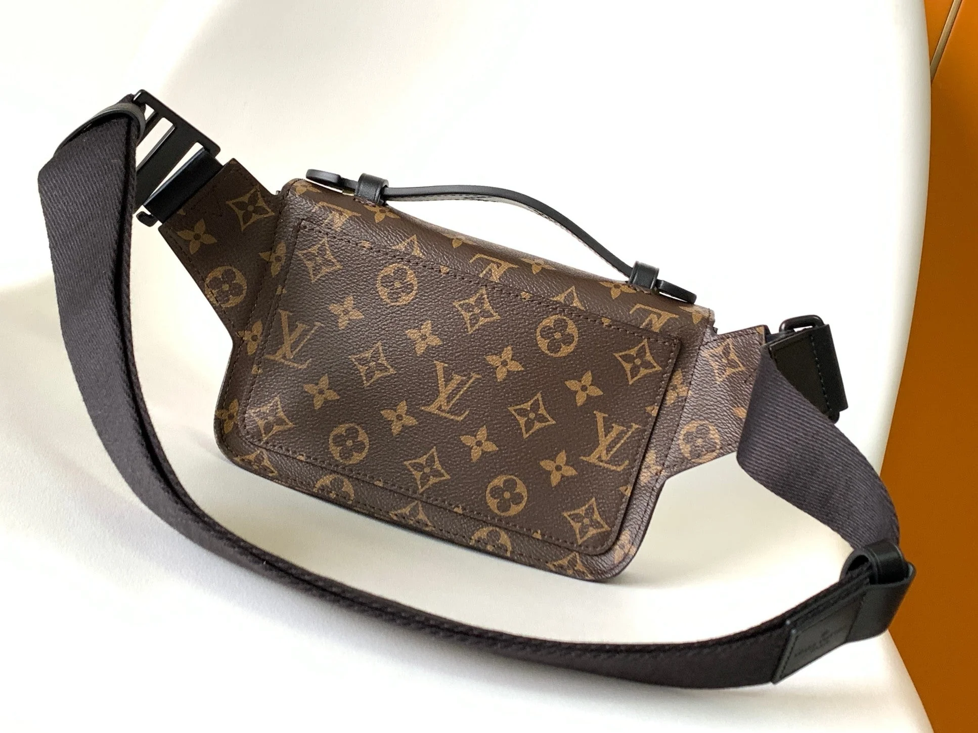 LV 25S S LOCK MESSENGER BAG 21 IN PURPLE AND BROWN MONOGRAM MACASSAR CANVAS