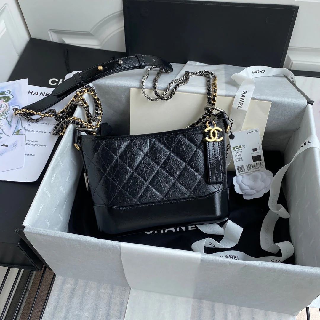 CC GABRIELLE MINI 20 HOBO BAG IN BLACK CALFSKIN
