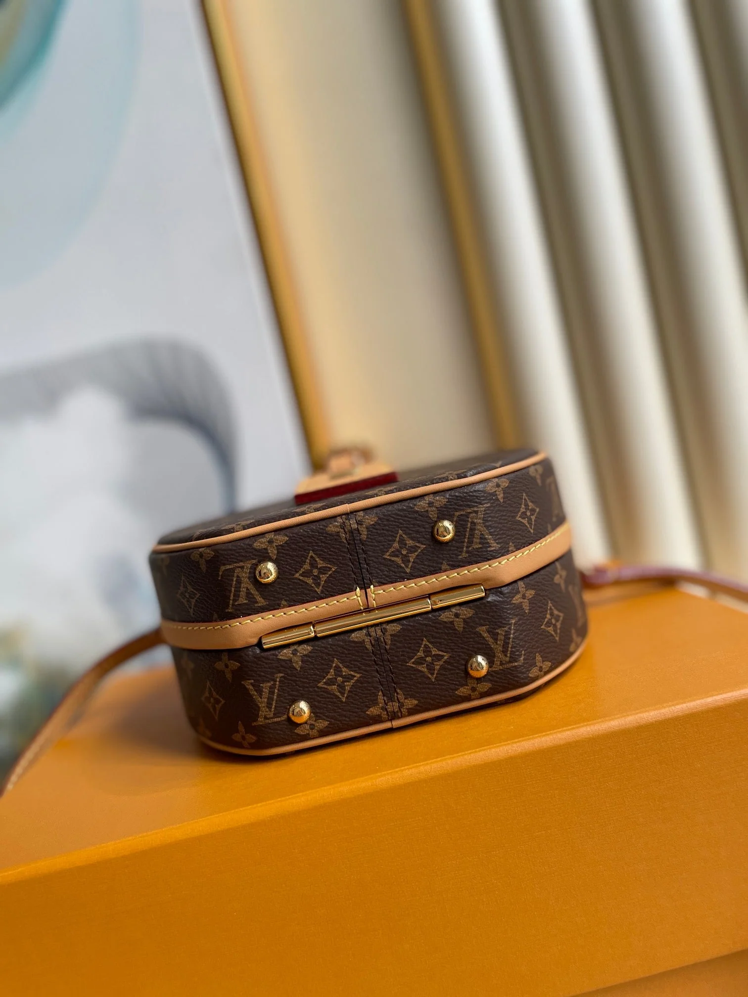 LV 25S MINI BOITE CHAPEAU 17 IN BROWN MONOGRAM COATED CALFSKIN