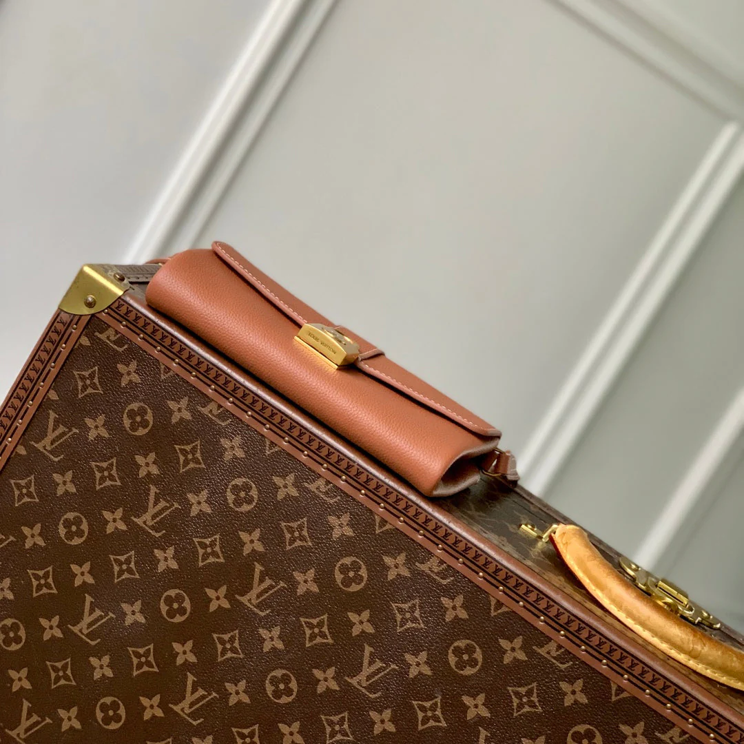 LOW KEY BAG 22 IN COGNAC BROWN CALFSKIN
