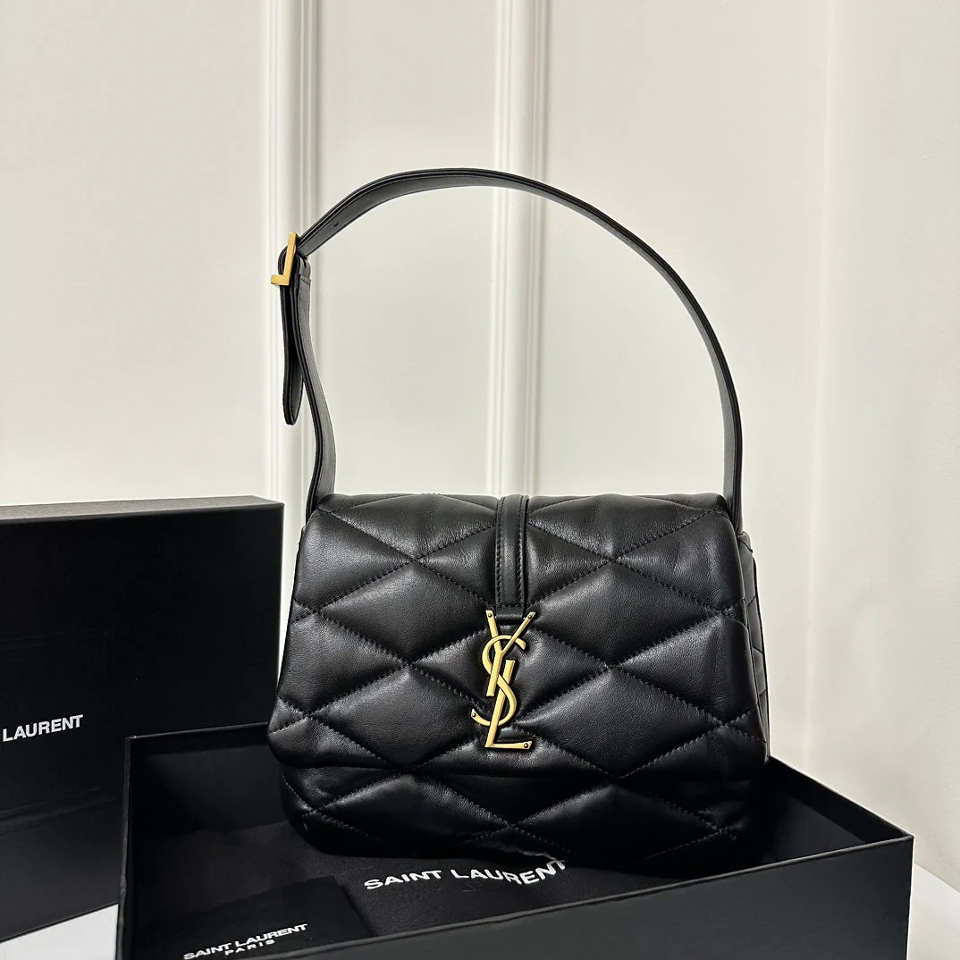 LE 5 À 7 HANDBAG 24 IN BLACK LAMBSKIN