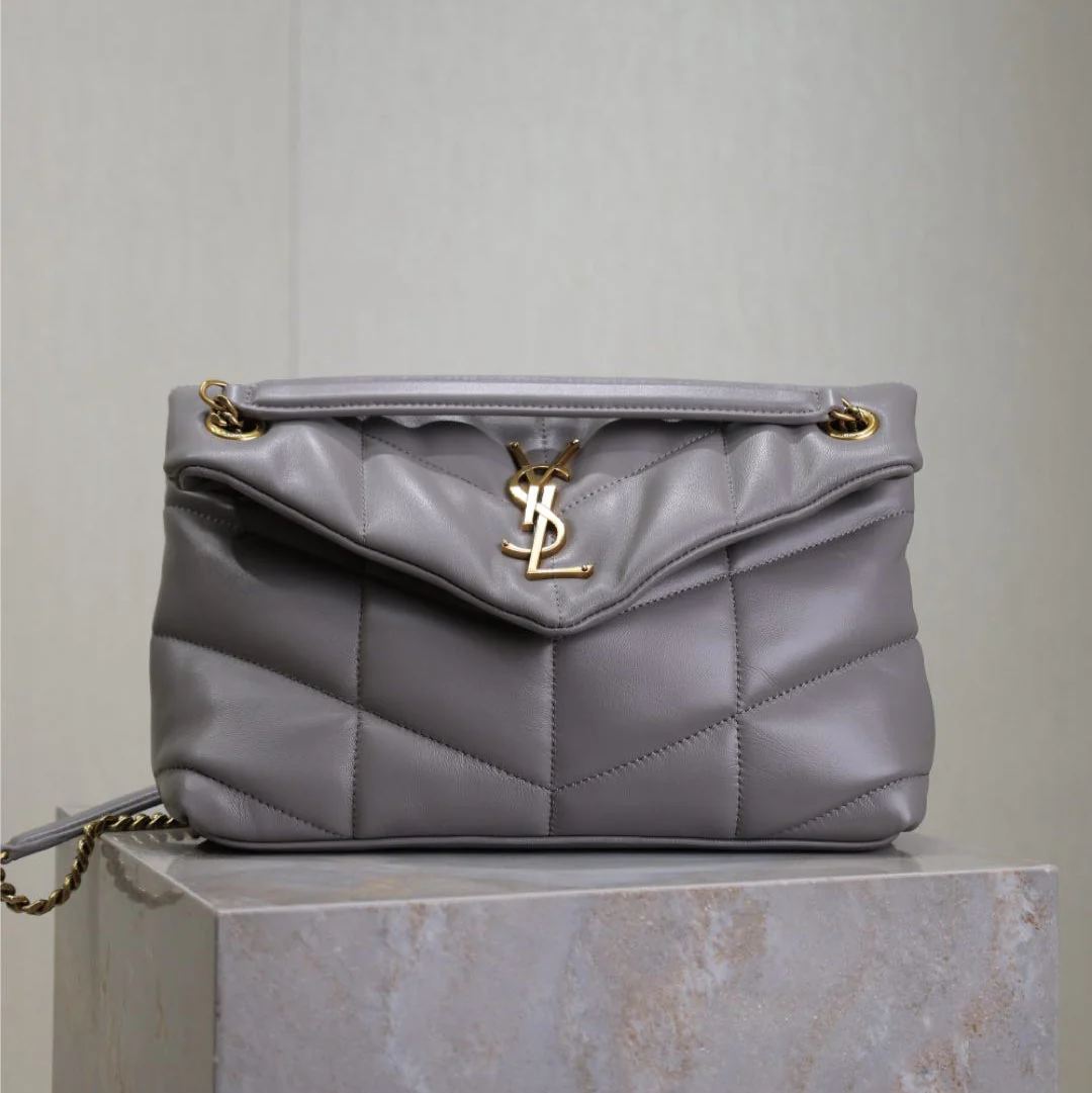 YSL 25S LOULOU PUFFER MEDIUM 29 IN SMOKY LAVENDER CALFSKIN