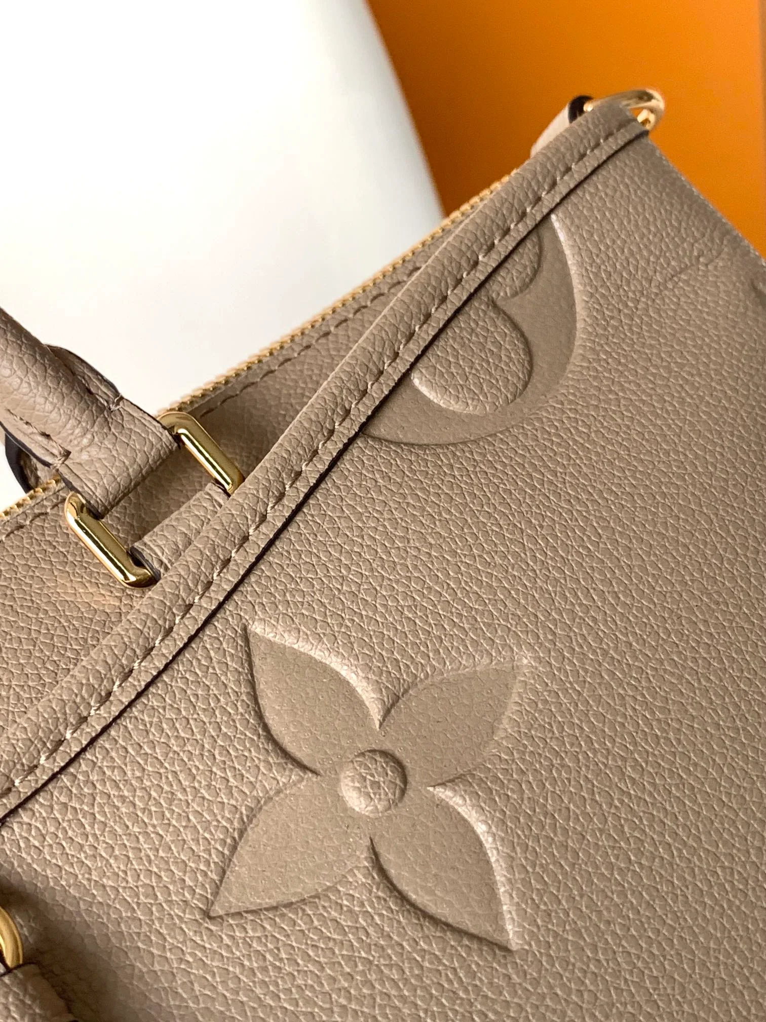 LV 25S TRIANON MM BAG 36 IN WARM TAUPE CALFSKIN GOLD HARDWARE
