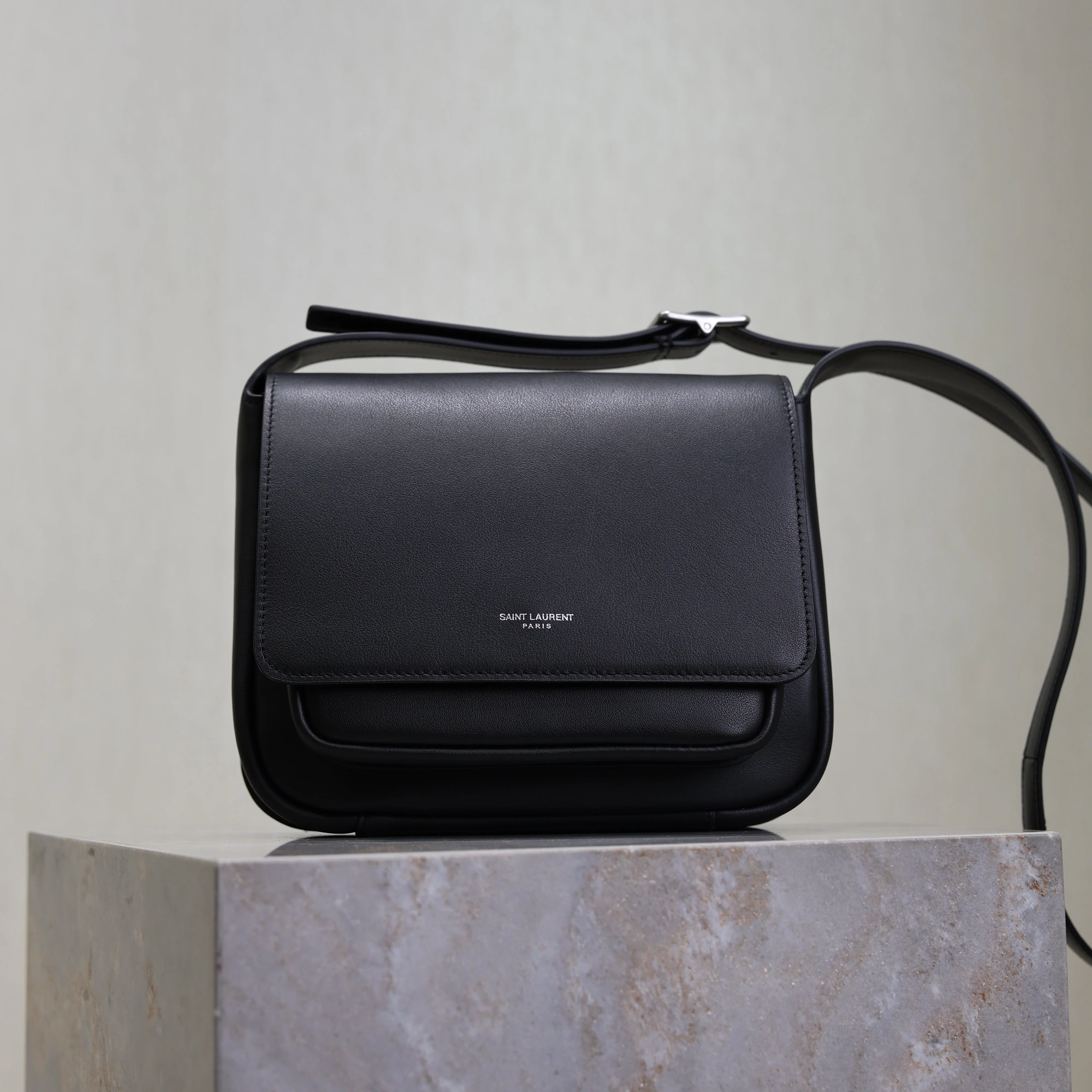 YSL 25S NIKI BABY 22 IN BLACK CALFSKIN