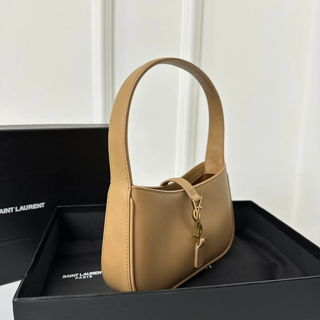 MINI 19 YELLOW CREAM SMOOTH CALFSKIN
