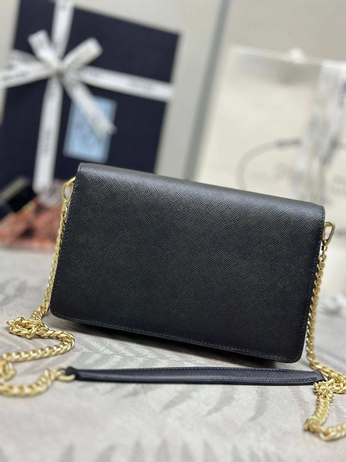 PRADA 25S SAFFIANO SHOULDER BAG 21 IN BLACK CALFSKIN GOLD HARDWARE