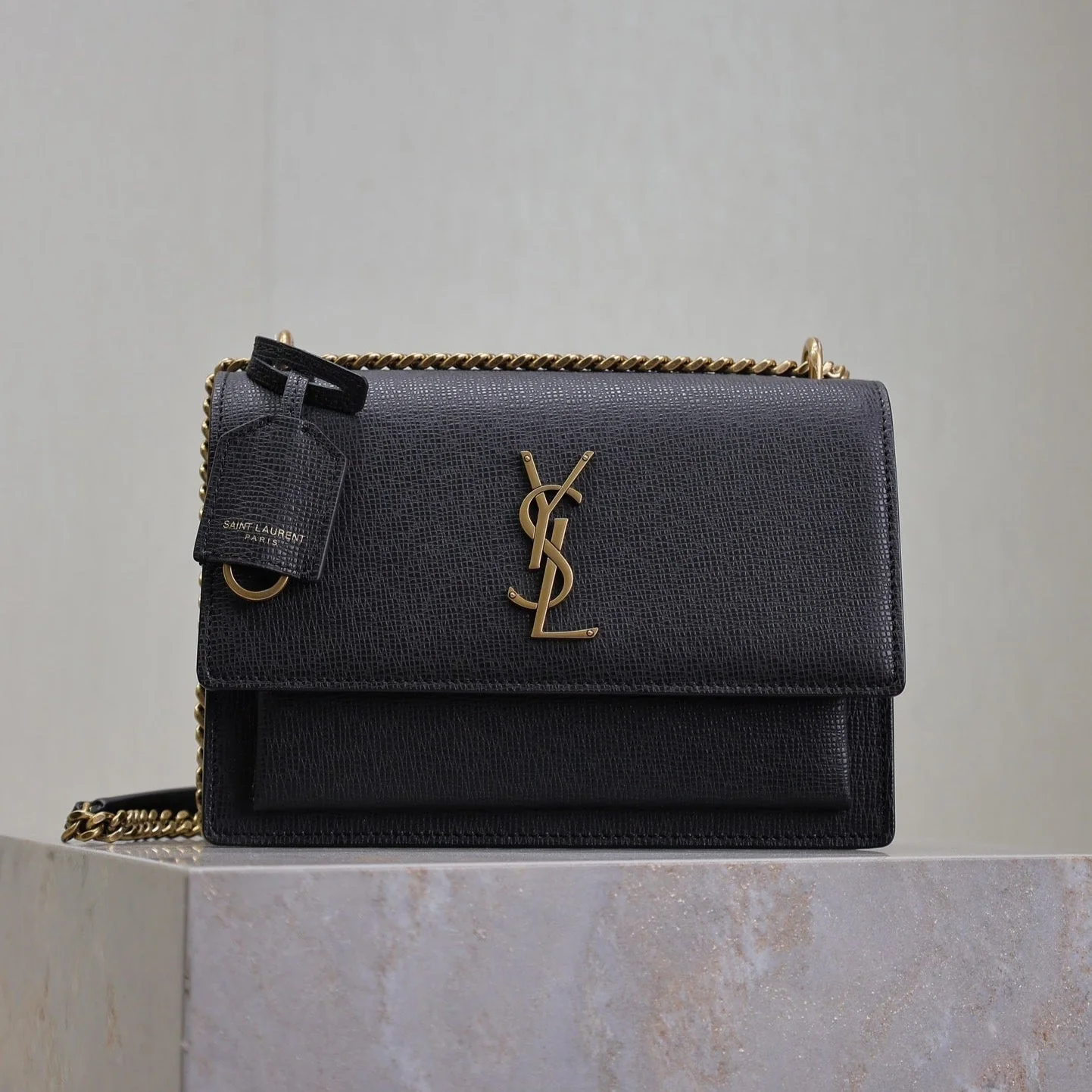 YSL 25S SUNSET MEDIUM 22 IN BLACK GRAINED CALFSKIN GOLD HARDWRE