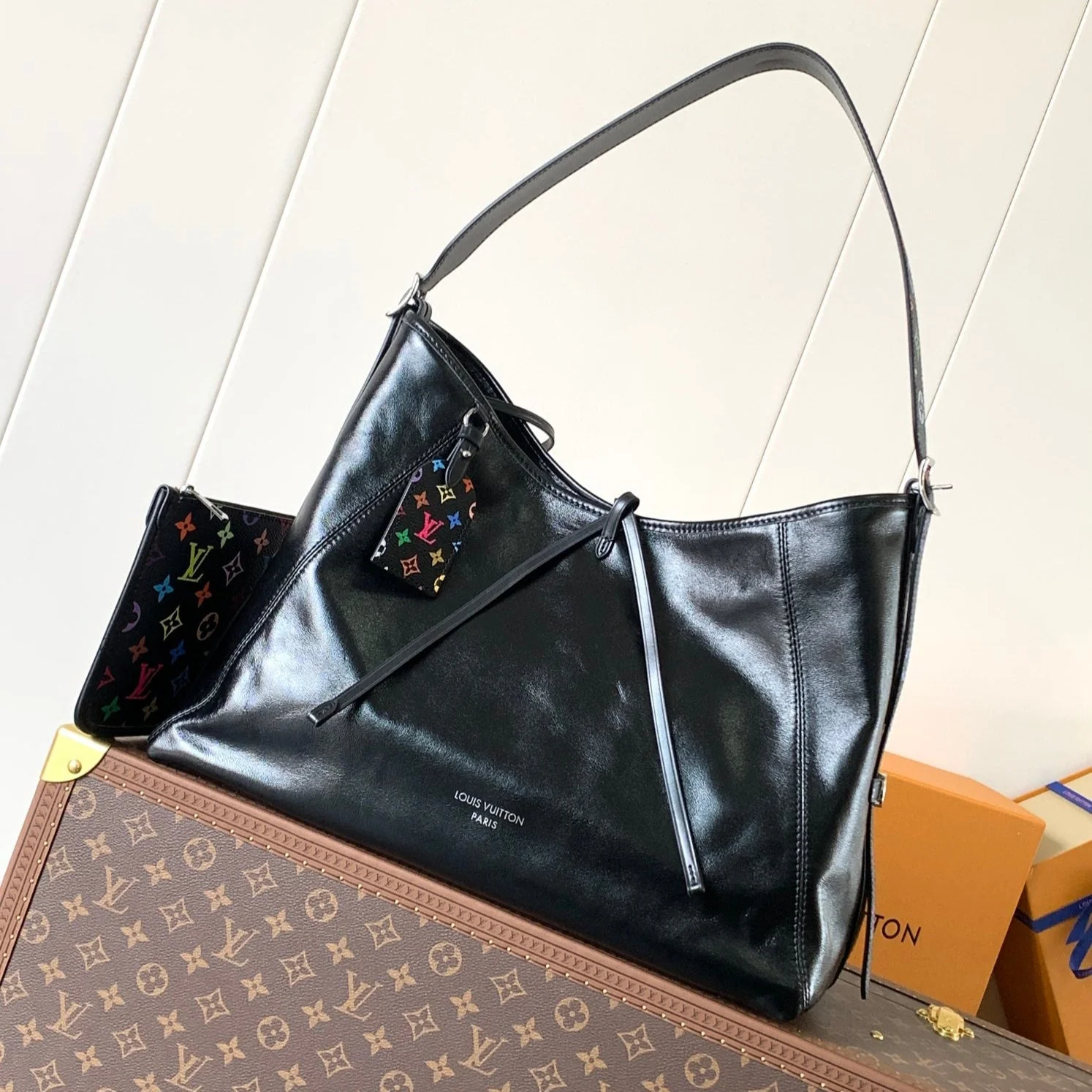 CARRYALL VIBE BAG 39 IN BLACK LAMBSKIN MONOGRAM PATTERN