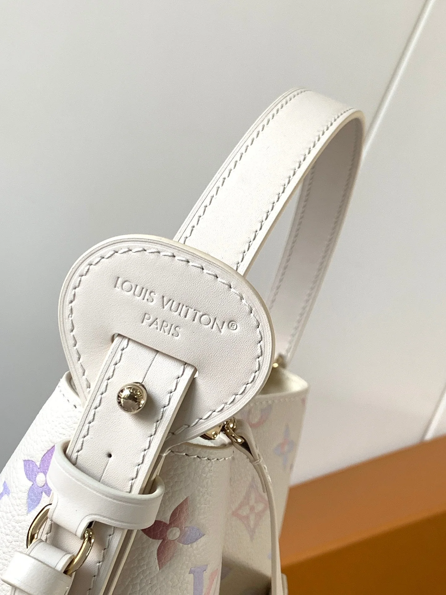 LV 25S ALL IN BB BAG 18 IN CREAM DREAM EMBOSSED TEXTURED CALFSKIN