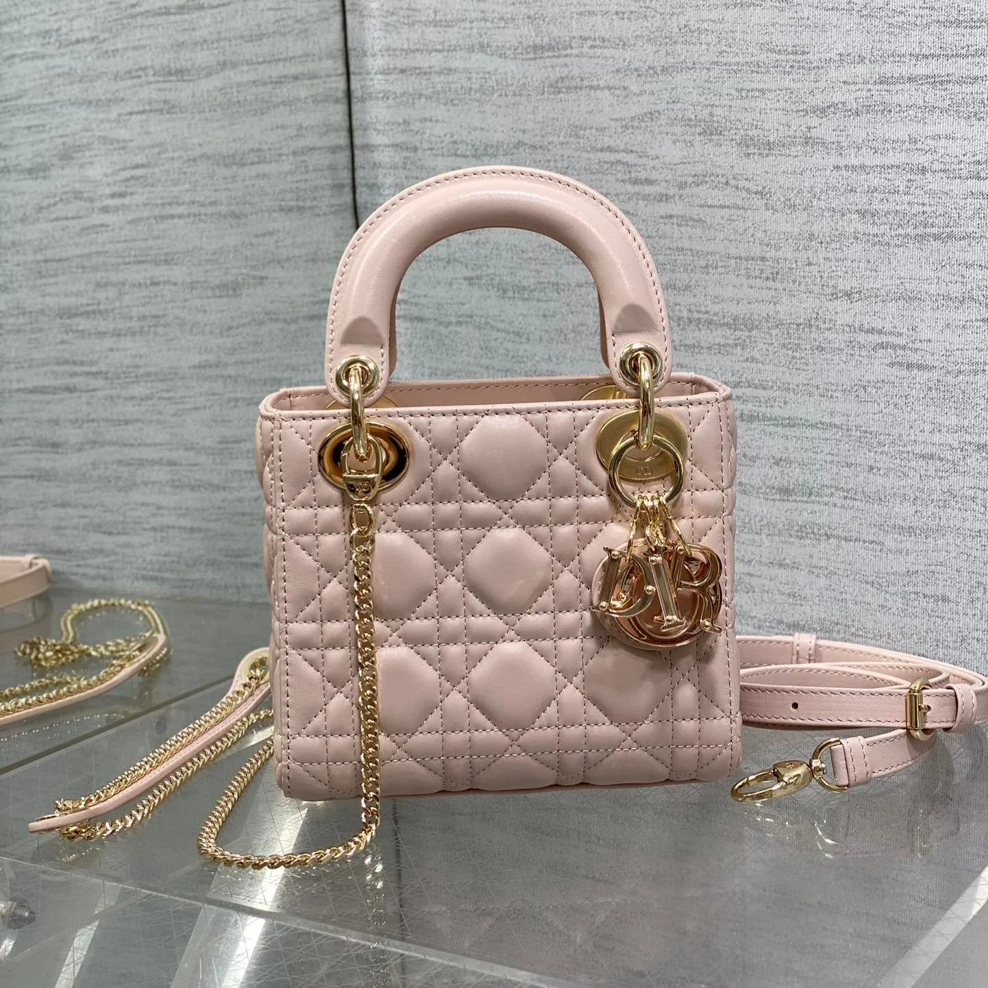 LADY MINI BAG 17 IN LIGHT PINK LAMBSKIN