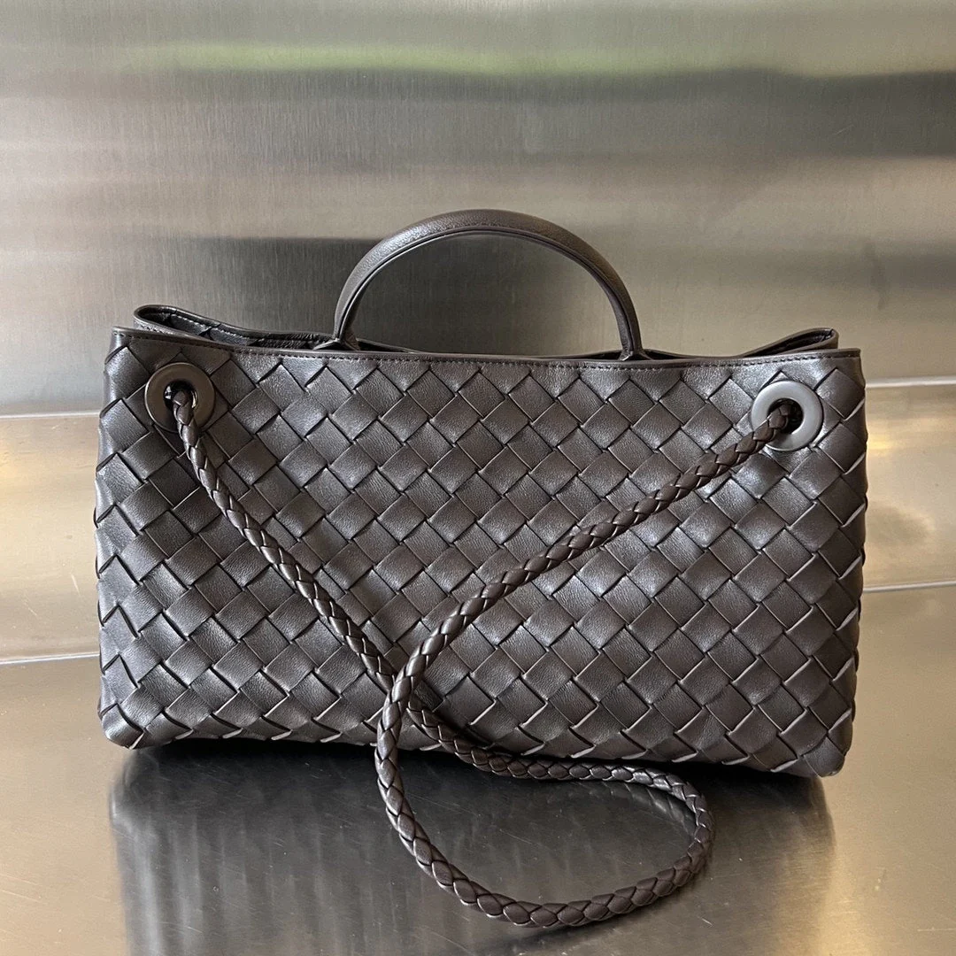 SMALL ANDIAMO 29 IN DARK BROWN LAMBSKIN