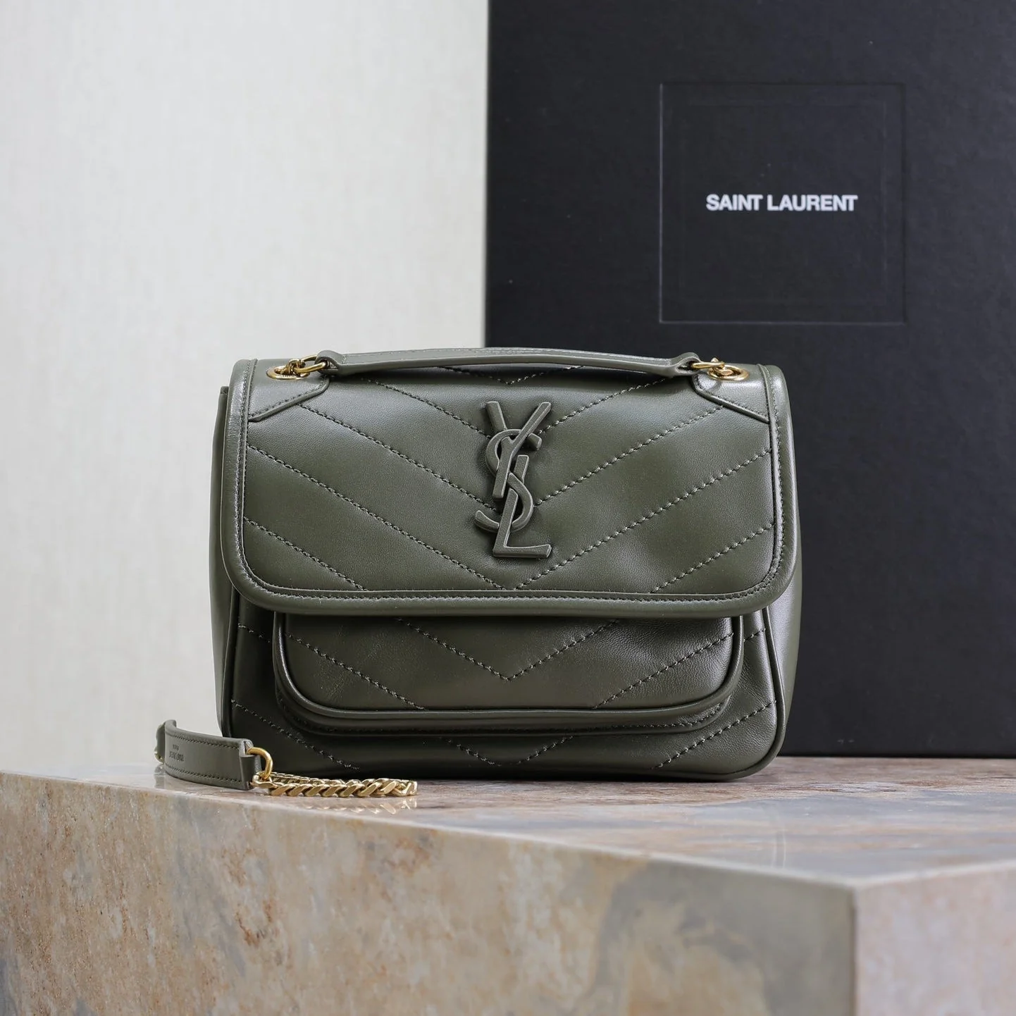 NIKI BABY 22 IN UNIFORM GREEN LAMBSKIN GOLD CHAIN