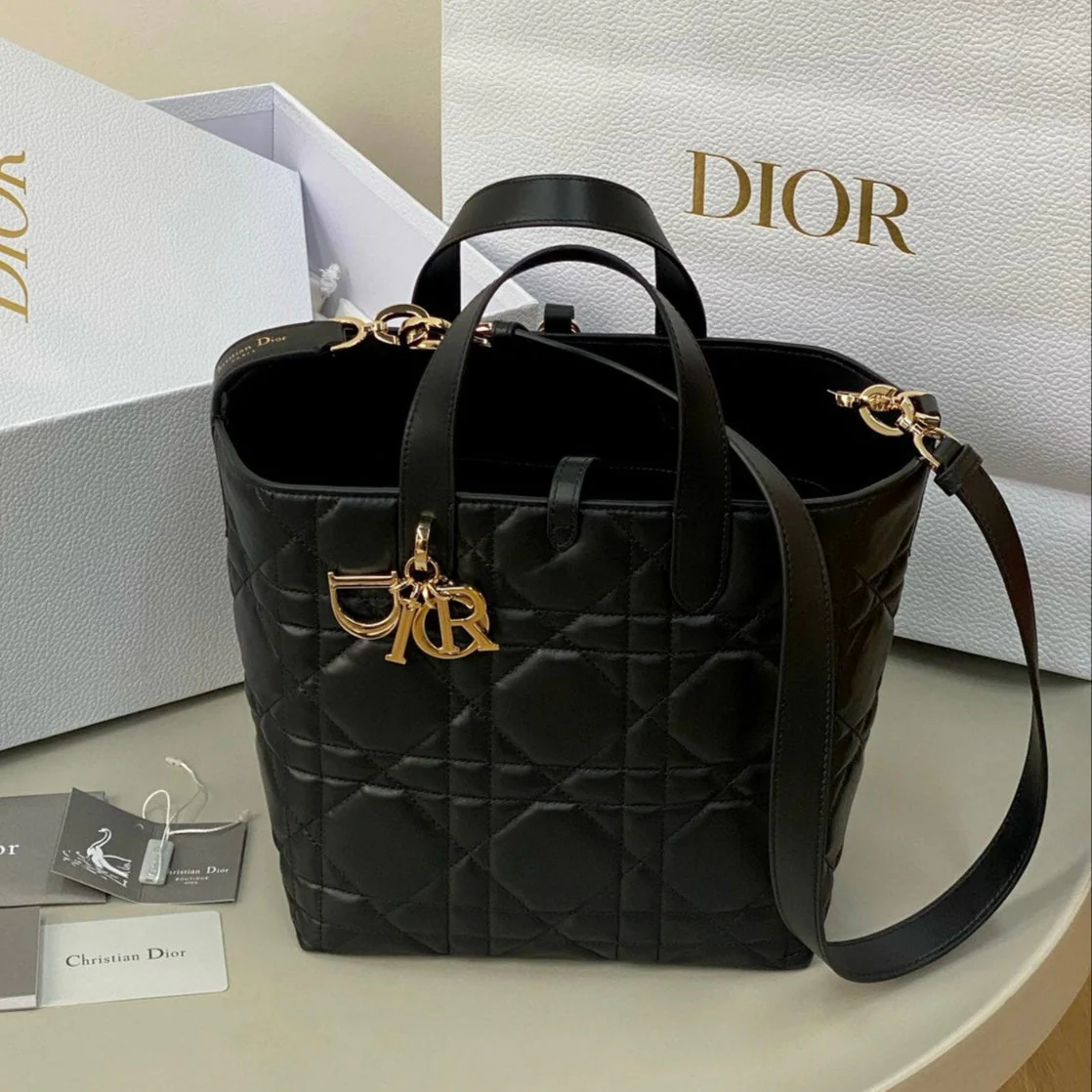 MEDIUM TOUJOURS BUCKET BAG 22 IN BLACK CANNAGE CALFSKIN